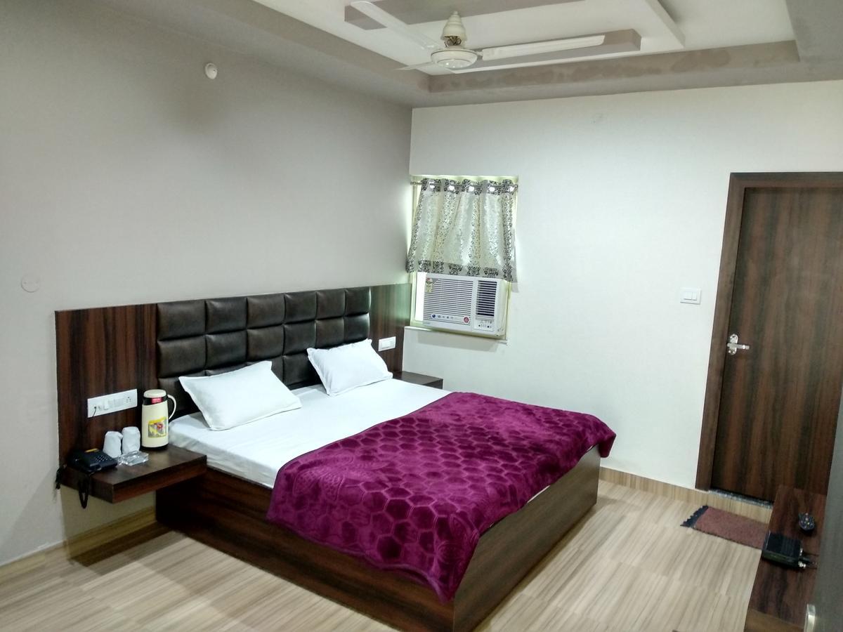 Oyo 60976 Hotel Shree Ji Morena Luaran gambar
