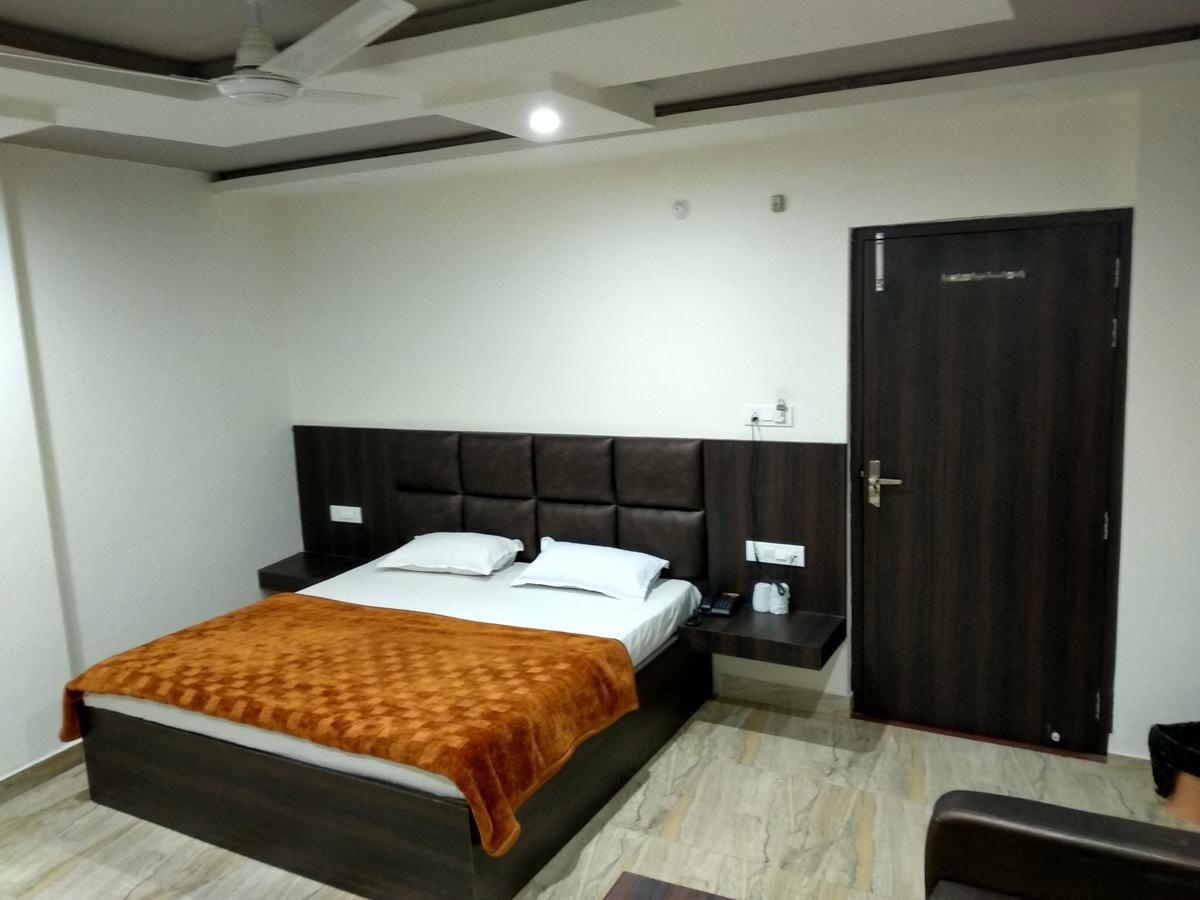 Oyo 60976 Hotel Shree Ji Morena Luaran gambar