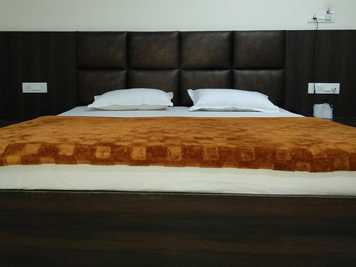 Oyo 60976 Hotel Shree Ji Morena Luaran gambar